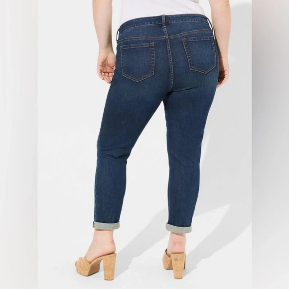 Torrid • Boyfriend Straight Vintage Stretch Mid-Rise Jean - Picture 2 of 8